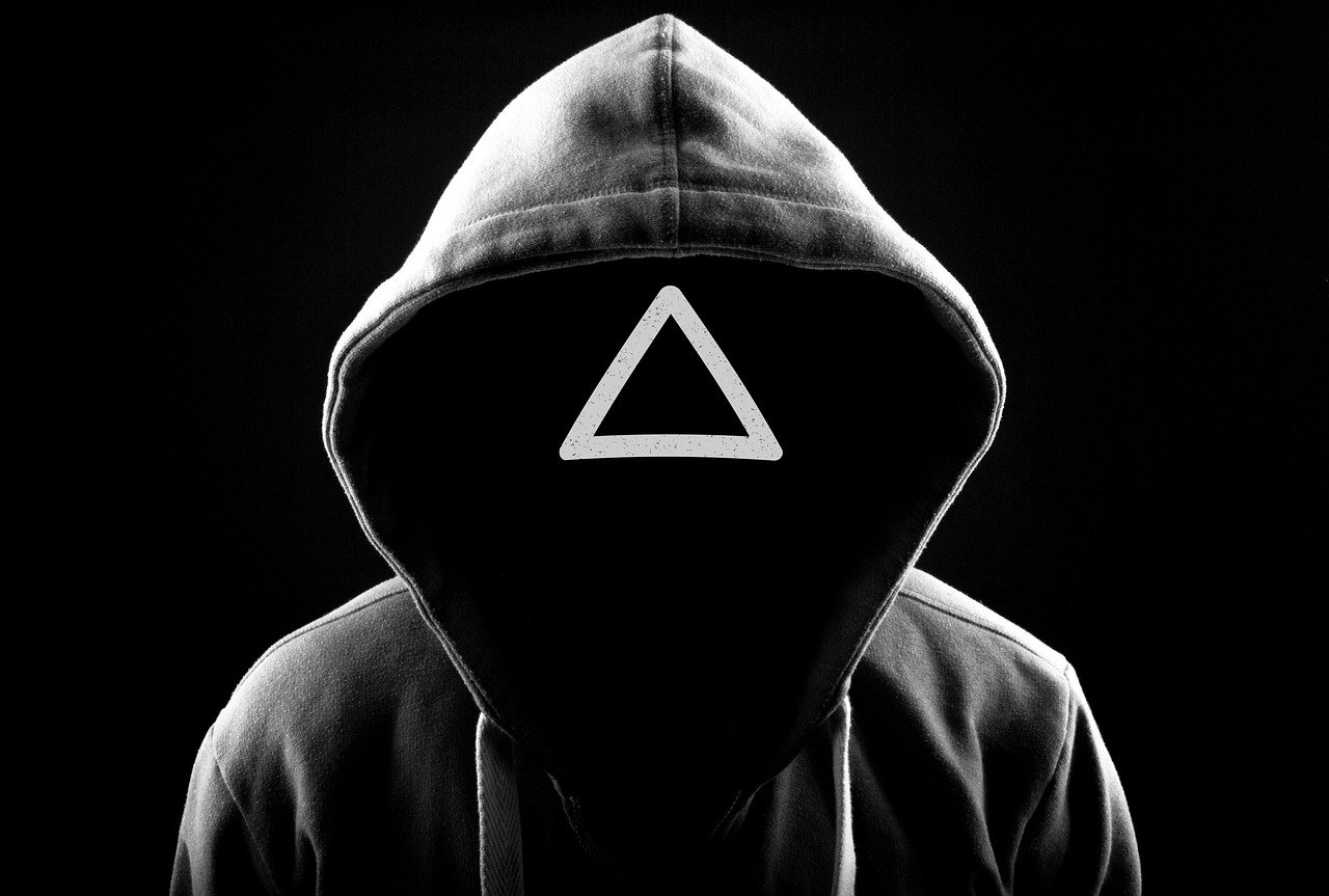 The Role of Non-Playing Admins in YoloArk: Ensuring Fairness, Stability, and Community Growth